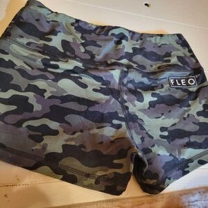 FLEO Women's Camouflage Shorts